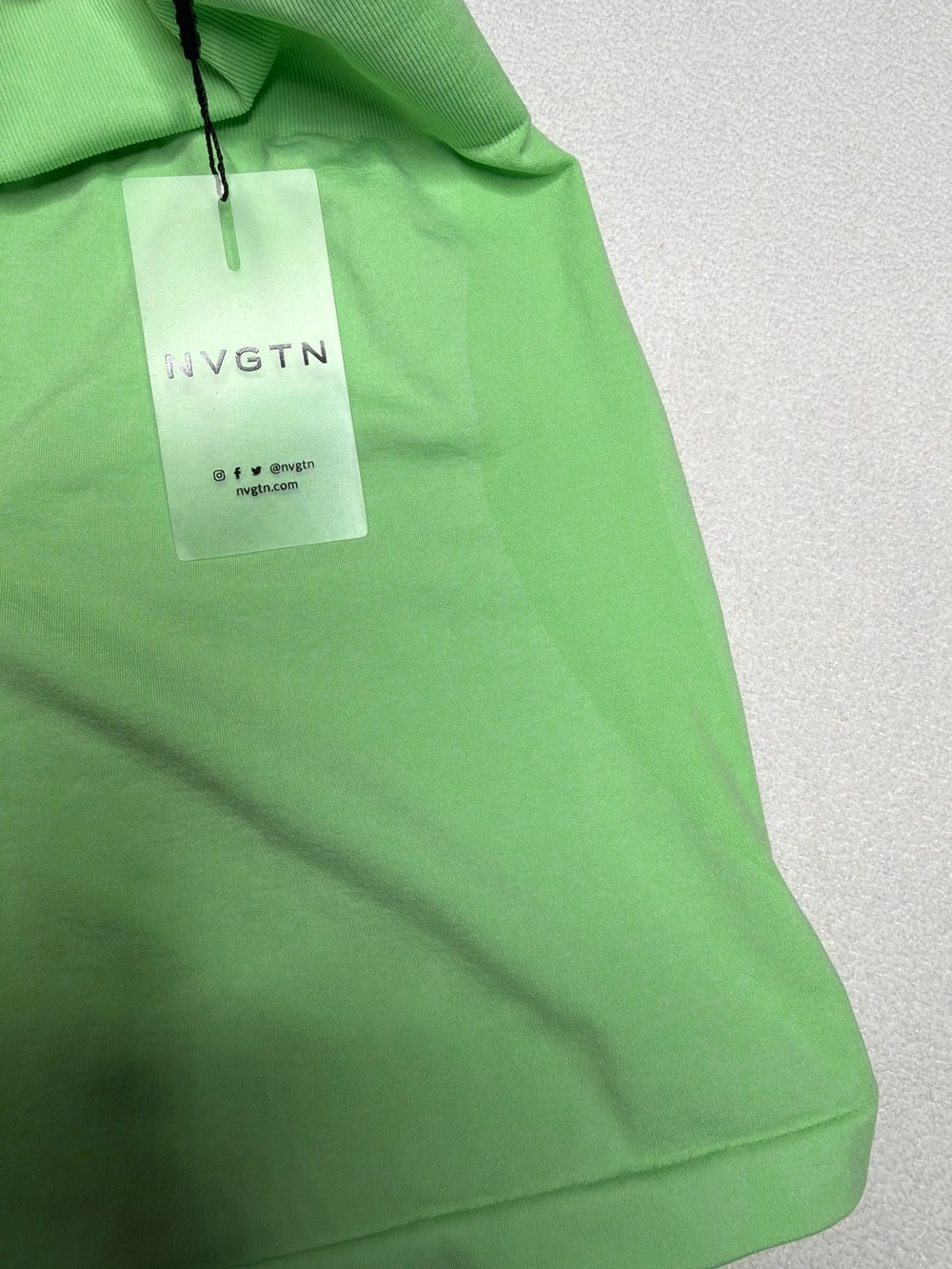 ✨NWT✨NVGTN Mid Rise Contour Seamless Shorts•💚Pistachio - Picture 12 of 15